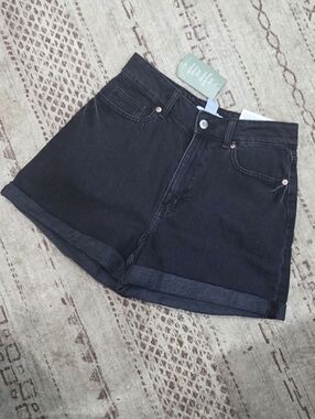 H&M Black High-Rise Rolled Hem Denim Shorts Size 8 New With Tags